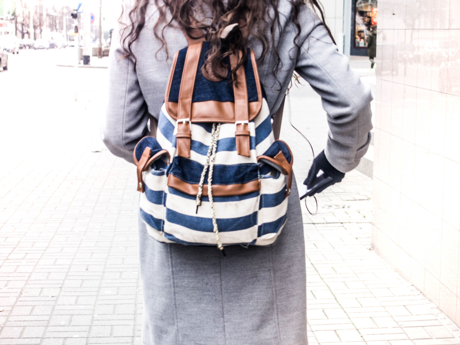 Olympus PEN E-PL5 sample photo. Backpack, stripes photography