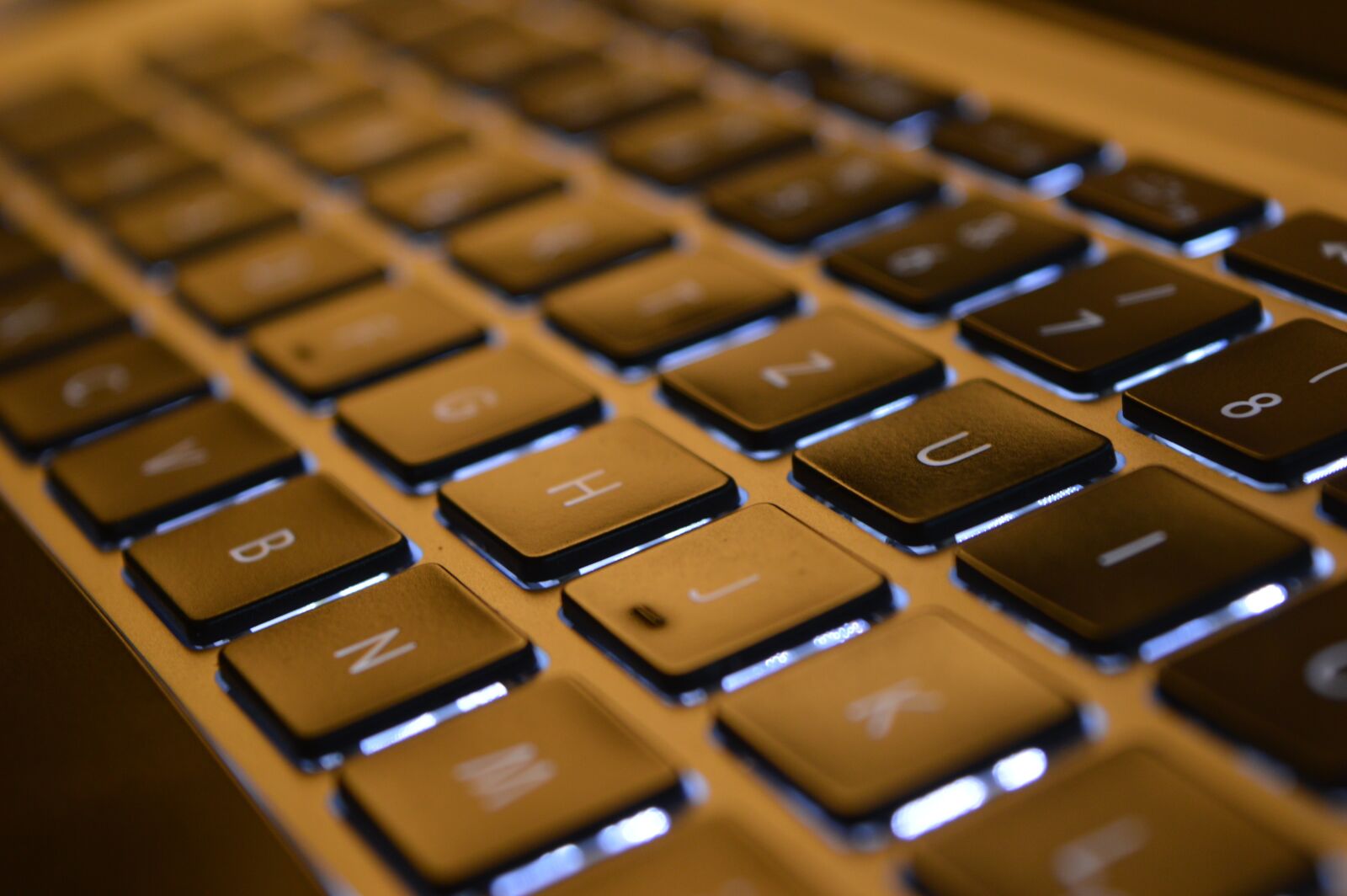 Nikon D3200 sample photo. Keyboard, macbook air, laptop photography