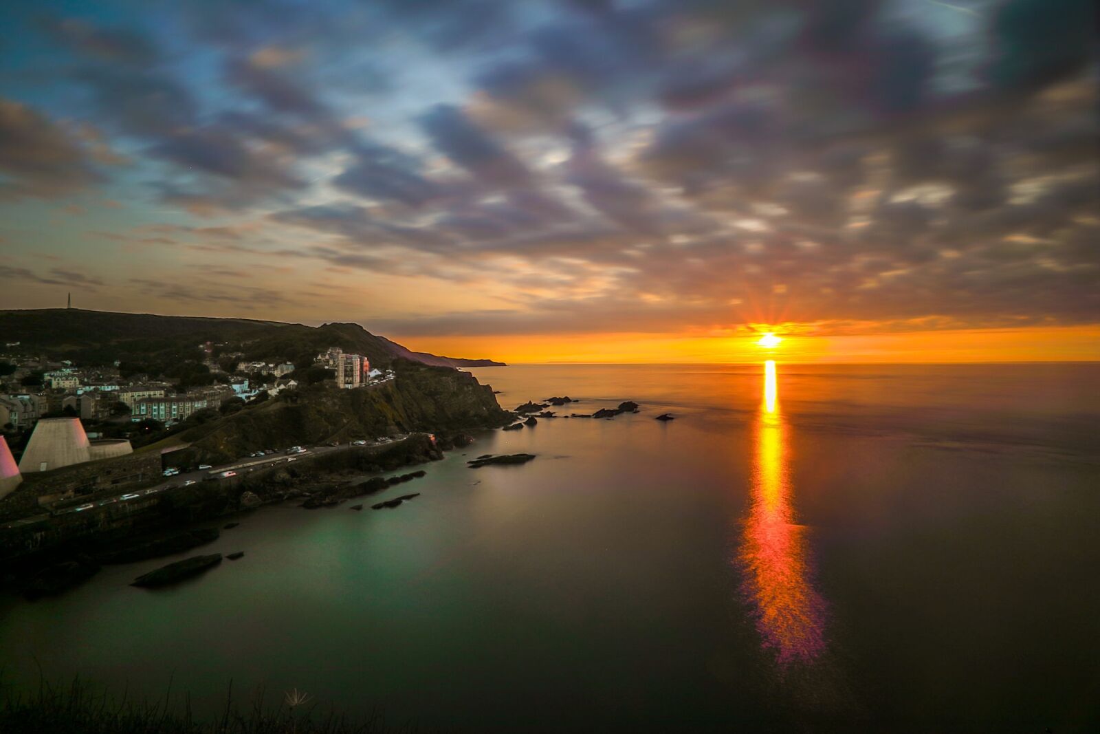 Canon EOS 5D Mark IV + Canon EF 16-35mm F2.8L II USM sample photo. Sunset, ocean, horizon photography