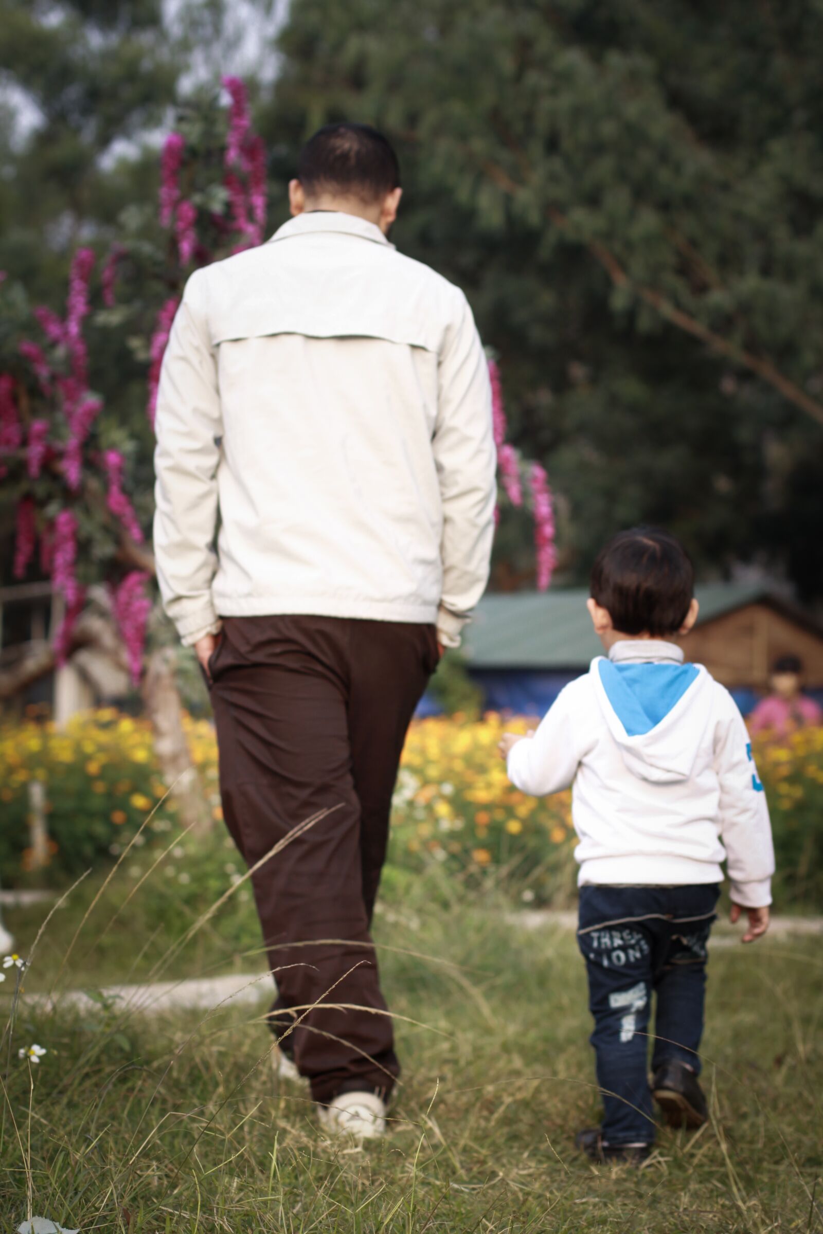 Canon EOS 50D + Canon EF 50mm F1.4 USM sample photo. Father, son, family photography