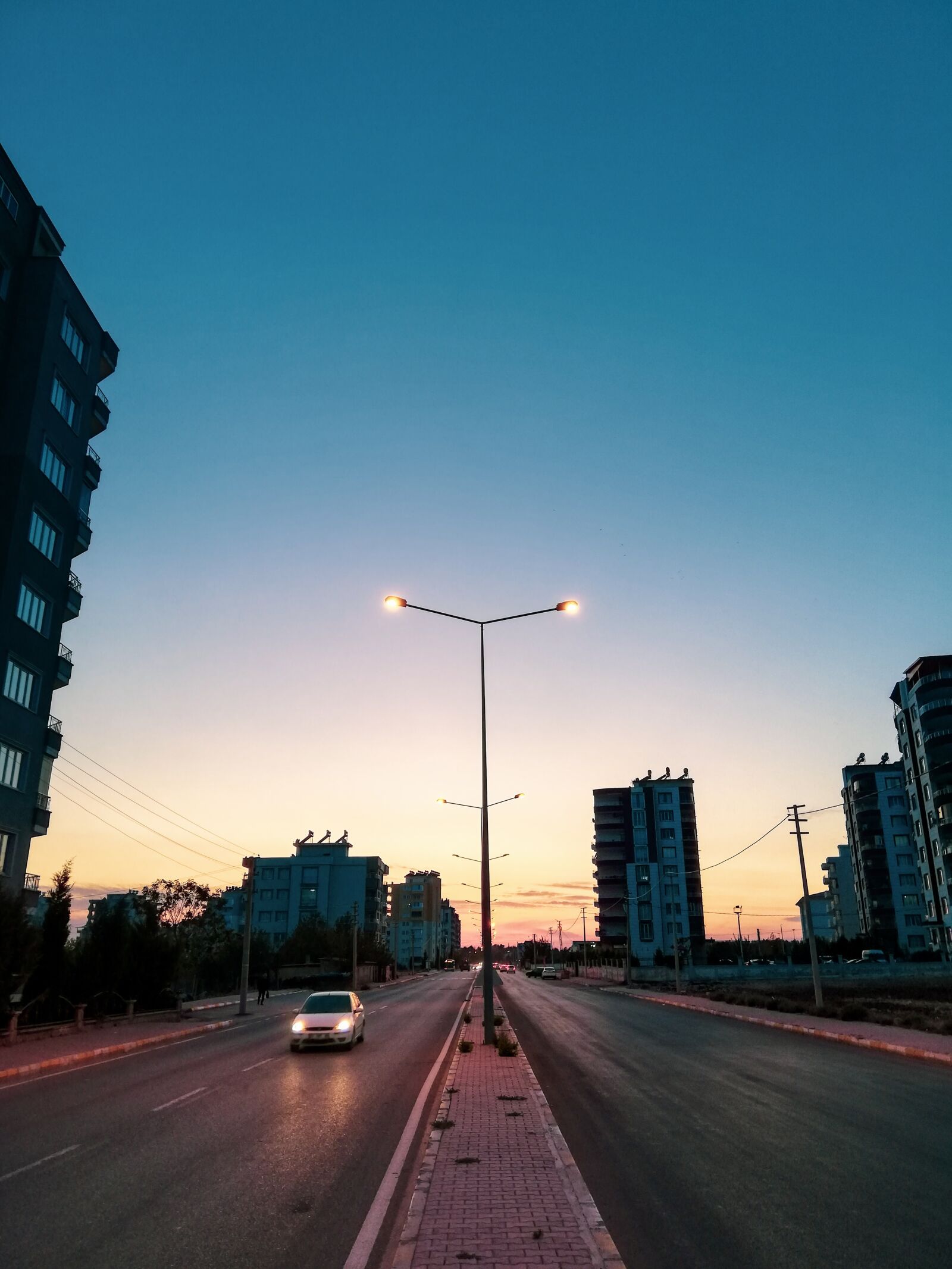 HUAWEI Mate 10 Lite sample photo. Sky, lights, way photography