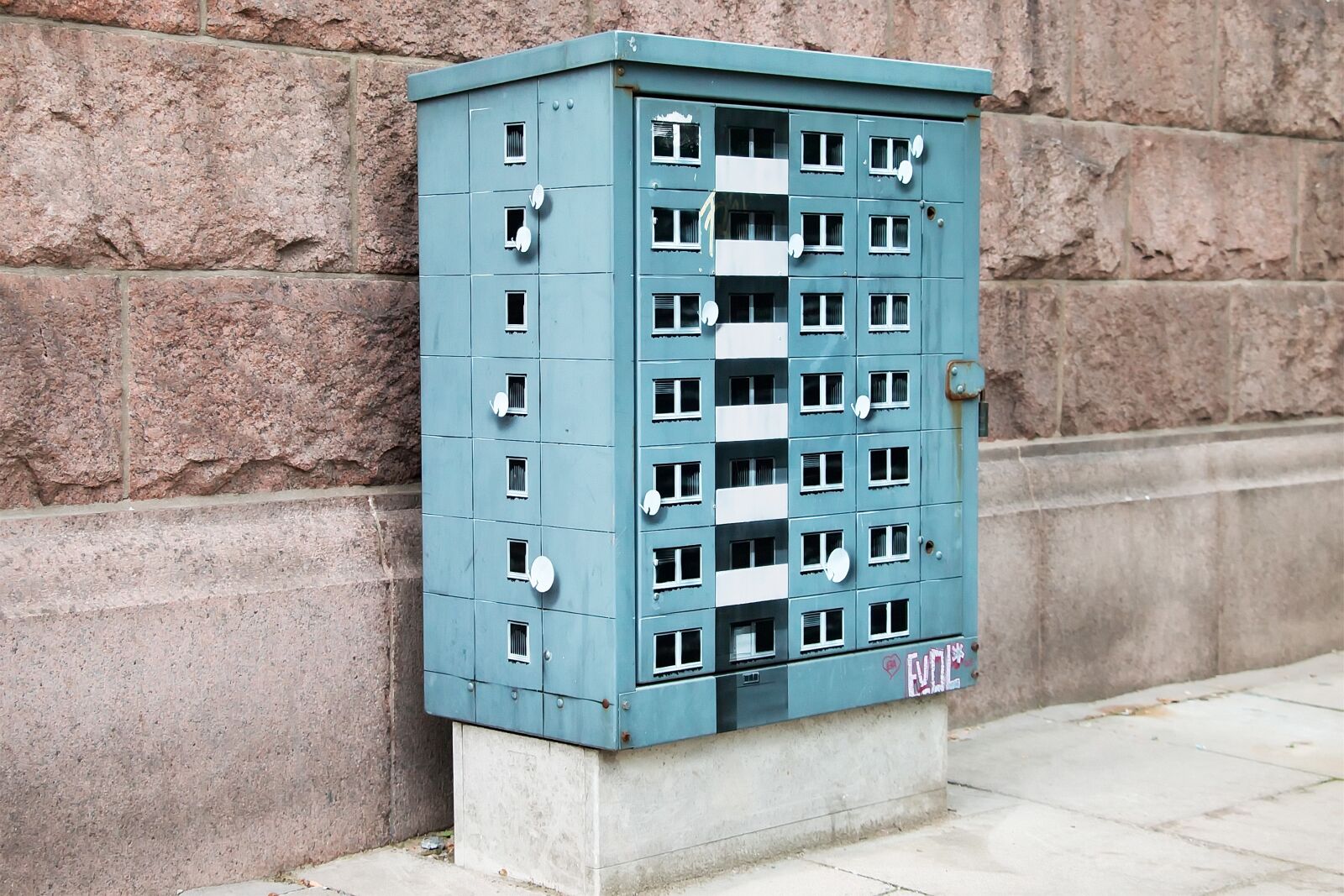 Canon EOS 70D sample photo. Box, art, building photography