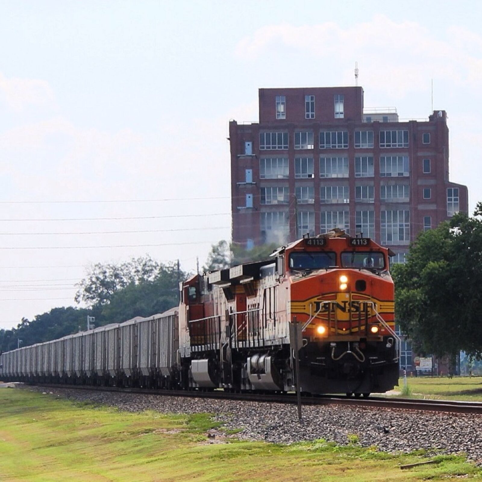 Canon EOS 600D (Rebel EOS T3i / EOS Kiss X5) sample photo. Train, tracks, railroad photography