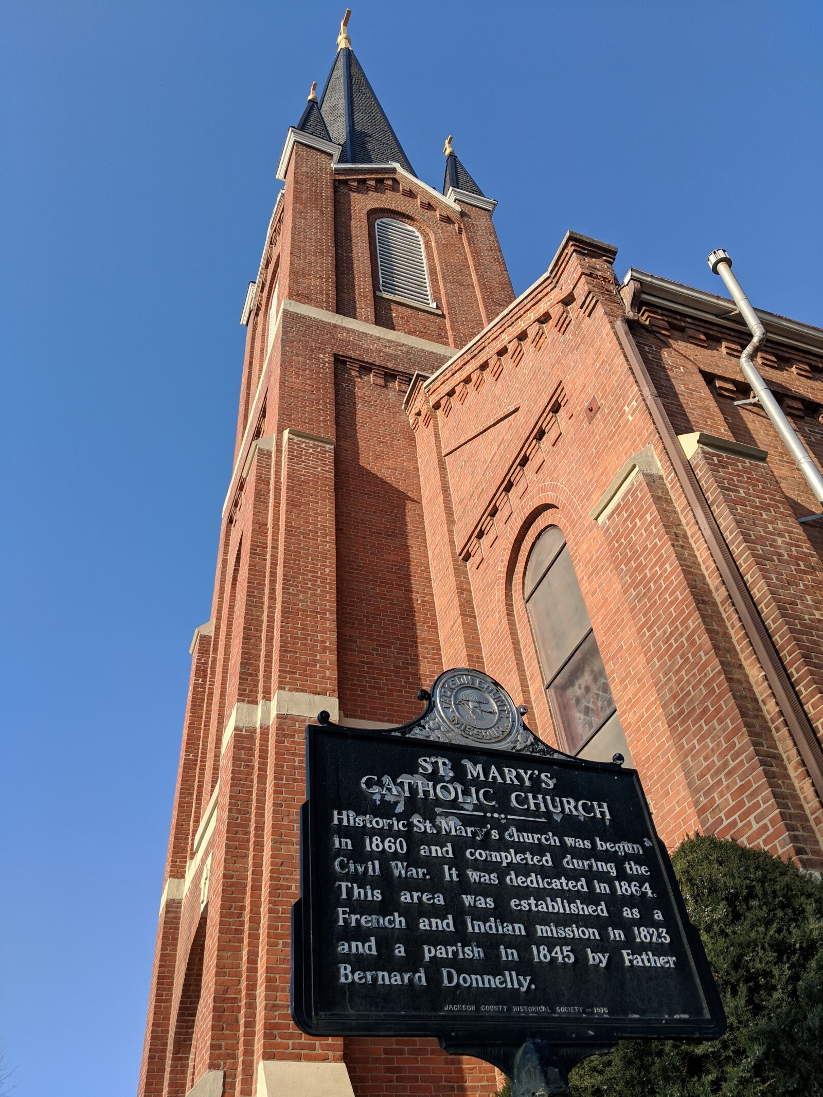 Google Pixel 2 sample photo. Angel, saint, statue photography