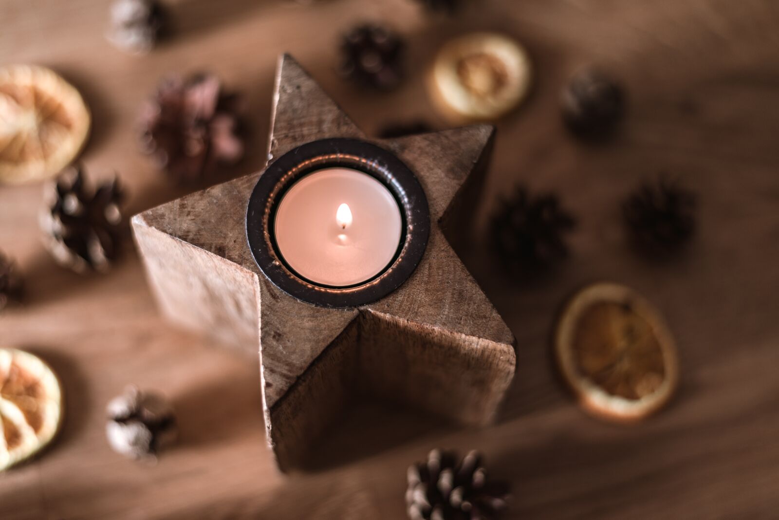 Nikon D800 sample photo. Tealight, advent, christmas photography