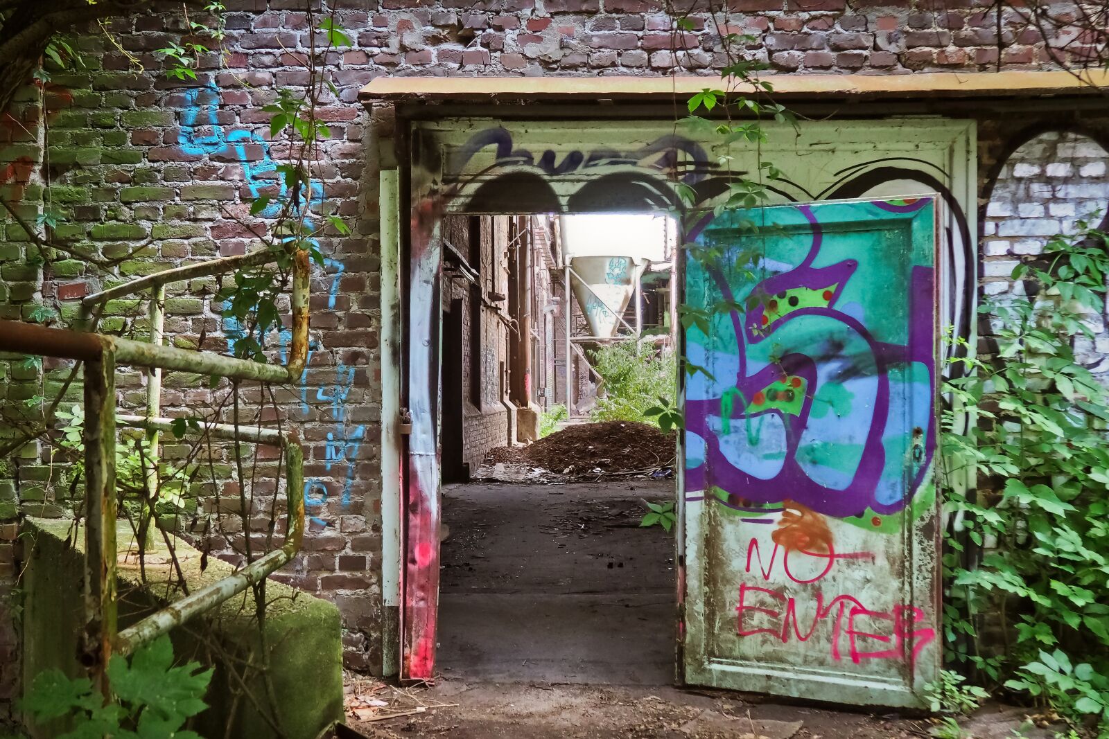 Olympus OM-D E-M10 sample photo. Lost places, pforphoto, abandoned photography