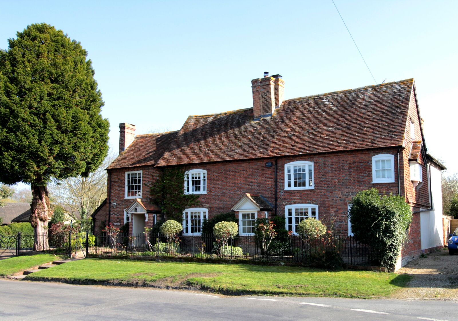 Canon EOS 600D (Rebel EOS T3i / EOS Kiss X5) sample photo. England, house, village photography