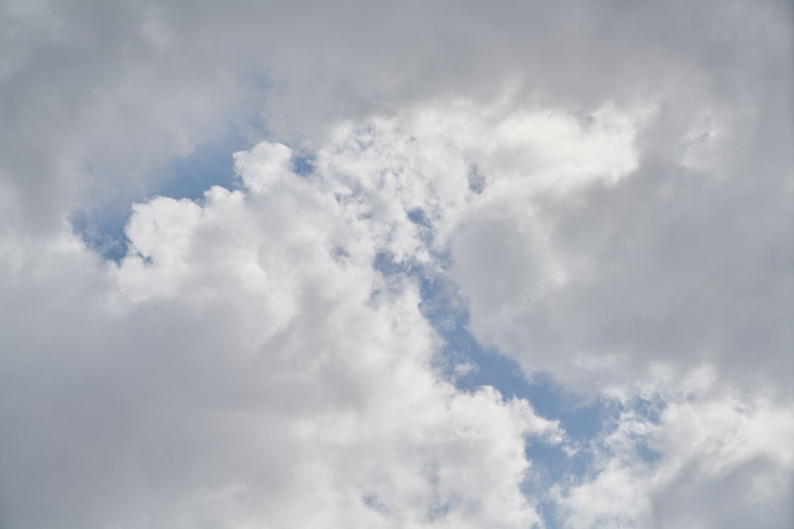 Sony a7R II sample photo. Cloud, blue, white photography