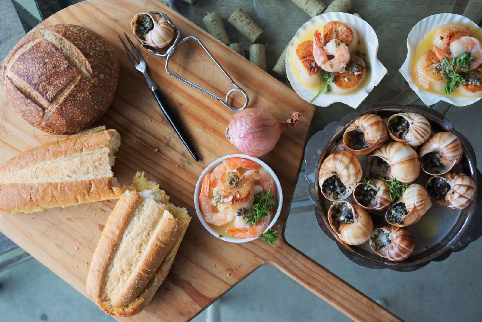 Sony a6000 sample photo. Appetizers, bread, butcher, block photography