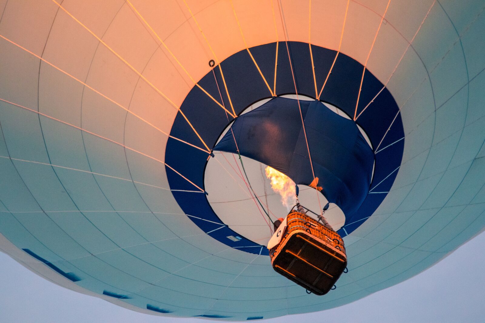 Canon EOS M100 sample photo. Hot air balloon, montgolfiade photography