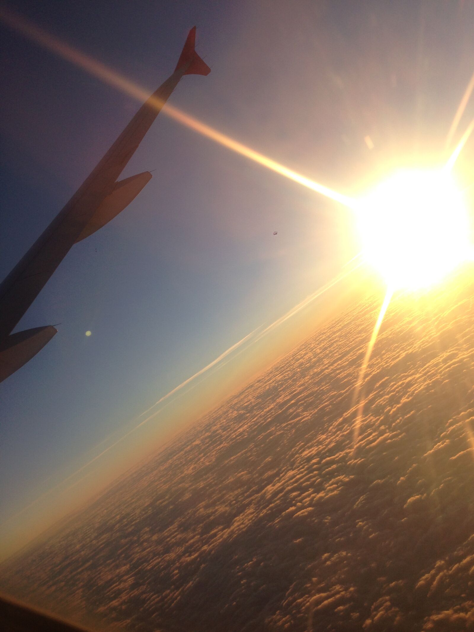 iPhone 5 back camera 4.12mm f/2.4 sample photo. Flyhigh, sky photography