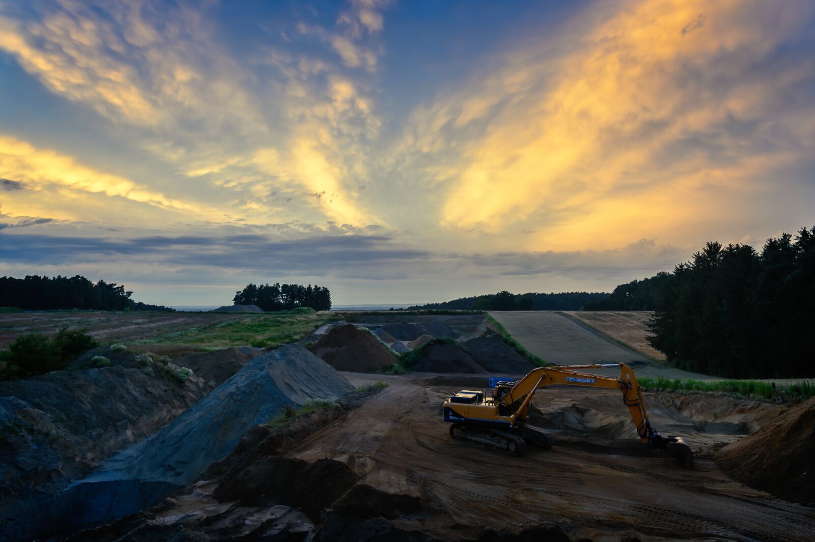 Nikon Z6 sample photo. Site, sunset, excavators photography