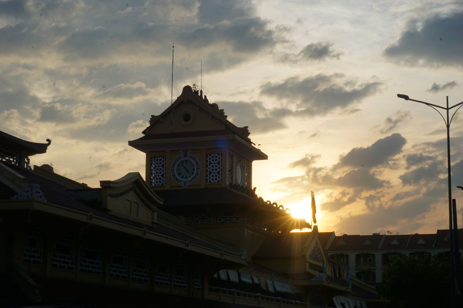 Sony a6000 sample photo. Sunset, asia, market photography