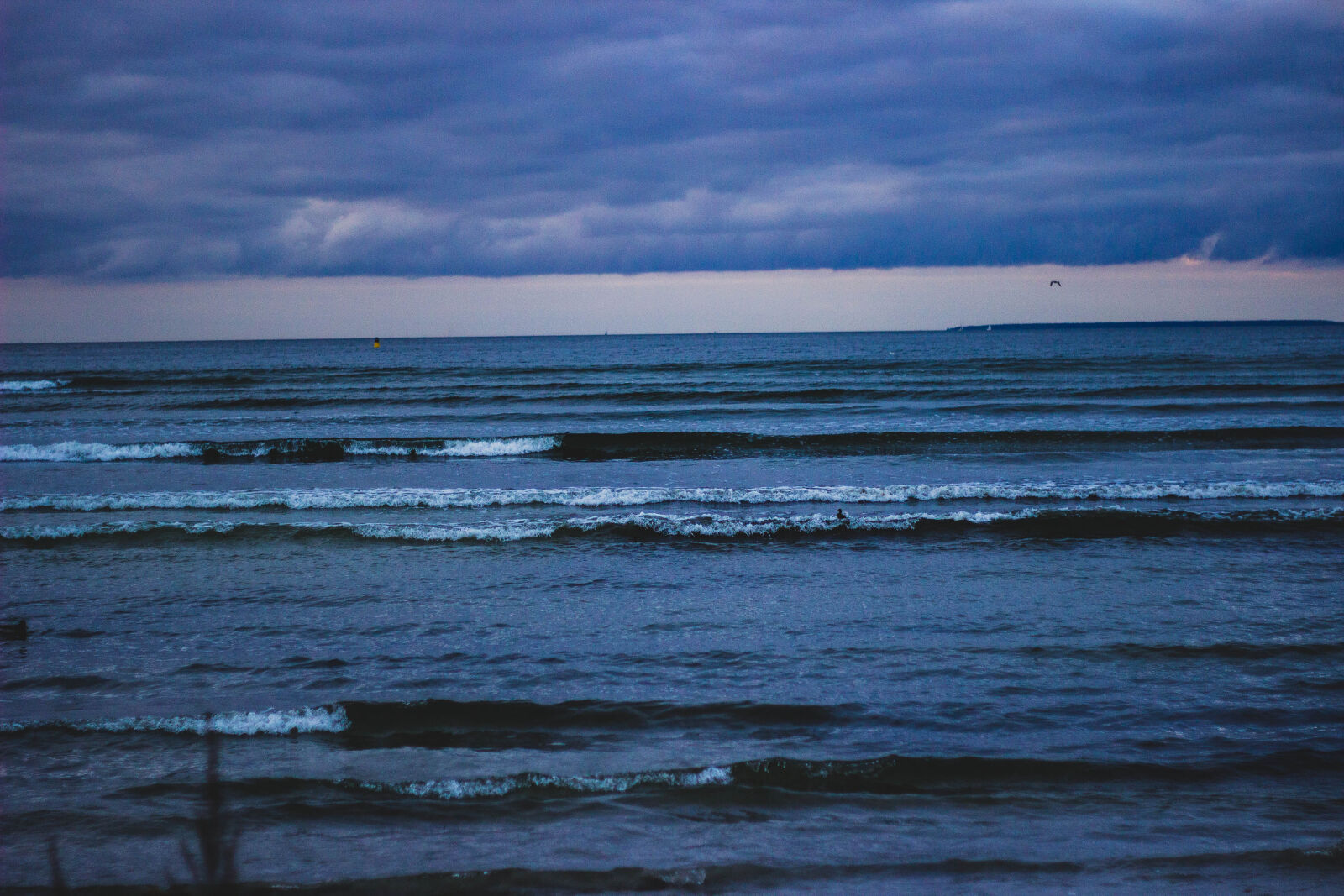 Canon EOS 600D (Rebel EOS T3i / EOS Kiss X5) + Canon EF 50mm F1.8 II sample photo. Beach, dawn, dusk, horizon photography