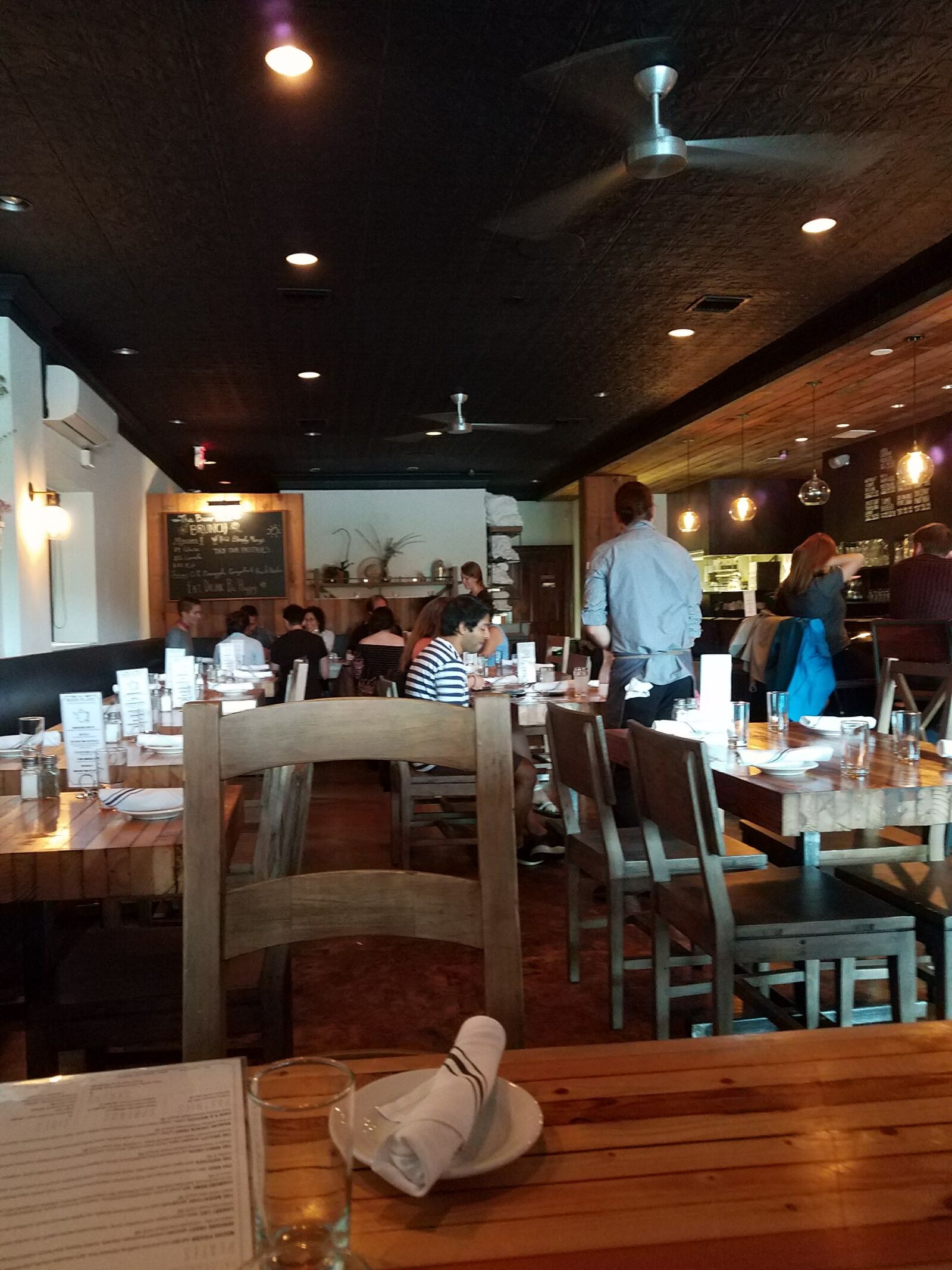 Samsung Galaxy S7 Edge sample photo. Restaurant photography