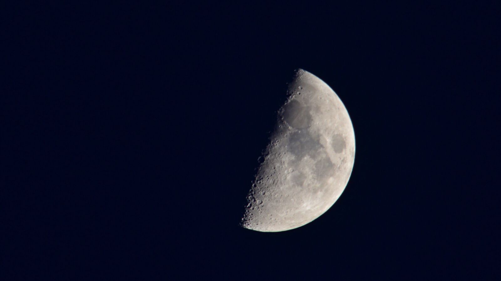 Nikon D5200 sample photo. Moon, night, crescent photography