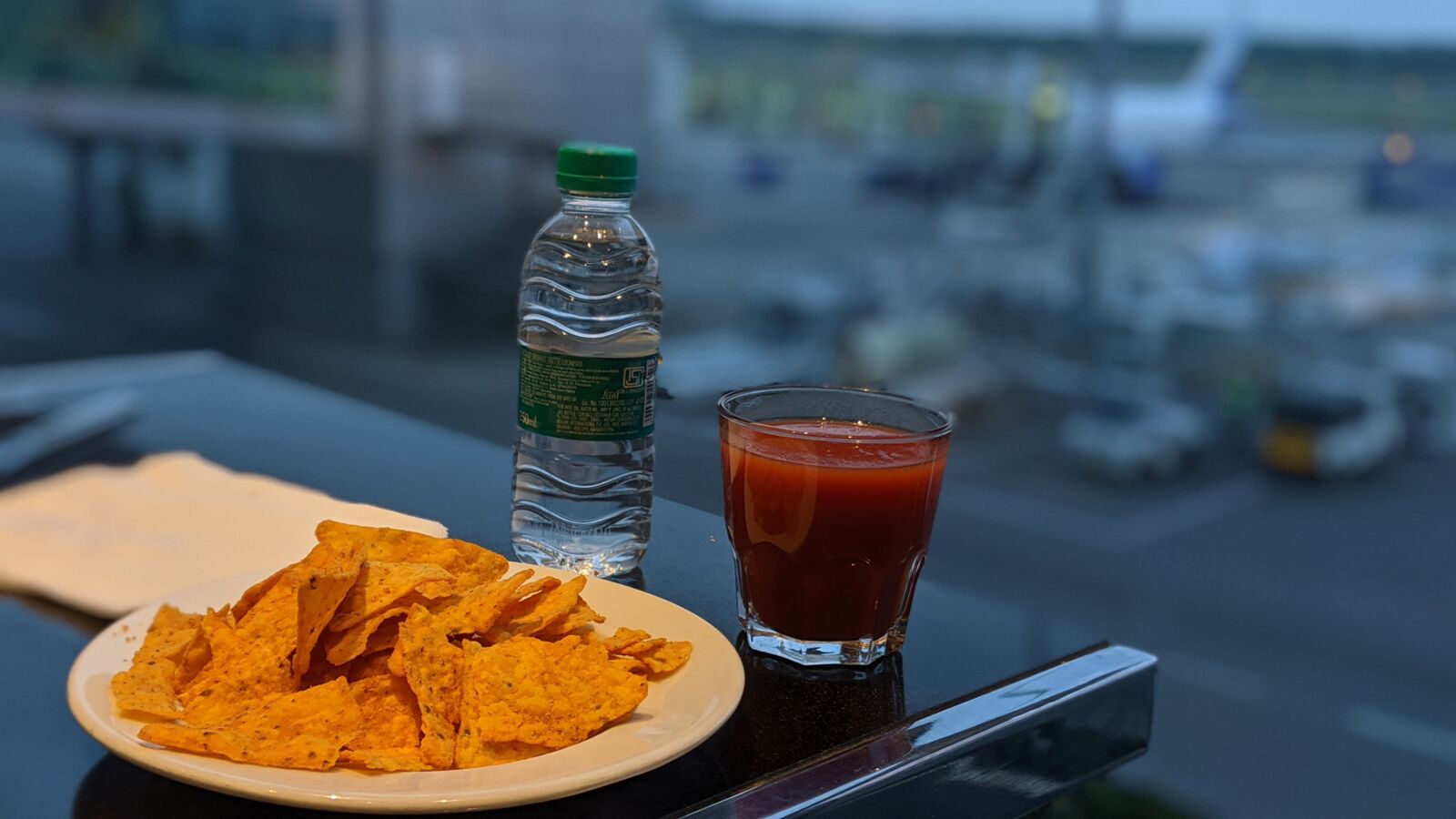 Google Pixel 3 XL sample photo. Food, airport snack, airport photography