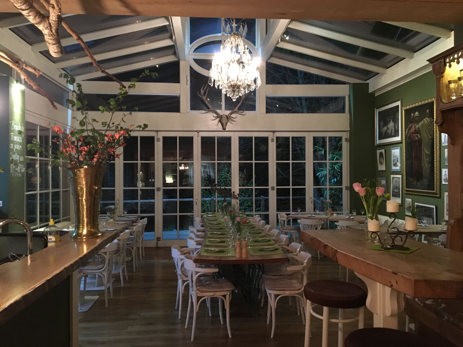 Apple iPhone 6s sample photo. Country, inn, restaurant photography