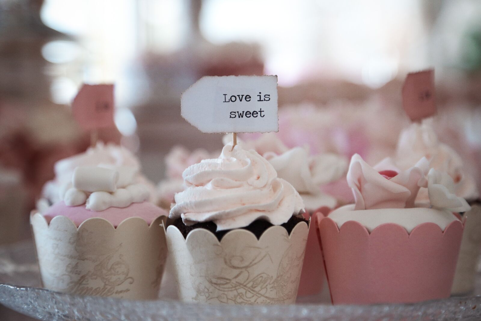 Canon EF 24-105mm F4L IS USM sample photo. Love, cupcake, sweet, handmade photography
