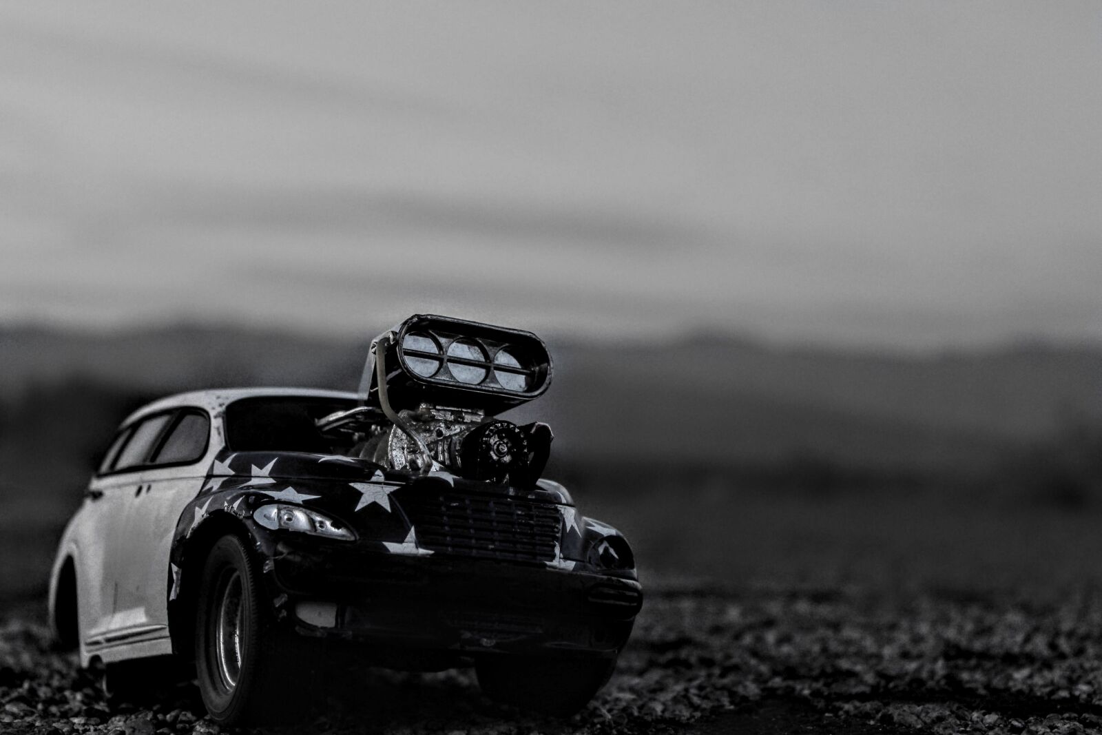Canon EOS 1300D (EOS Rebel T6 / EOS Kiss X80) sample photo. Black and white, car photography