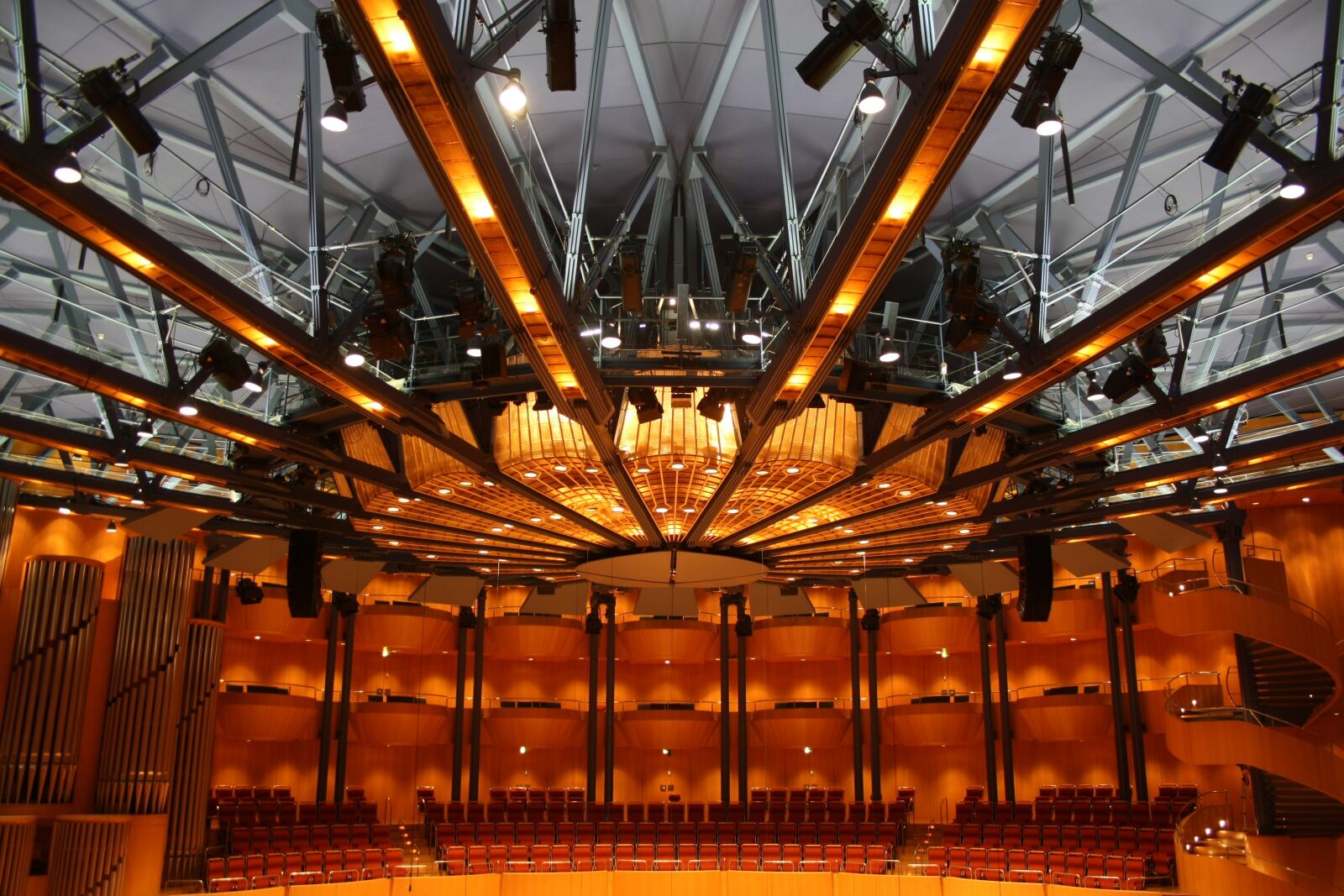 Canon EOS 1000D (EOS Digital Rebel XS / EOS Kiss F) sample photo. Philharmonie cologne, hall, blanket photography