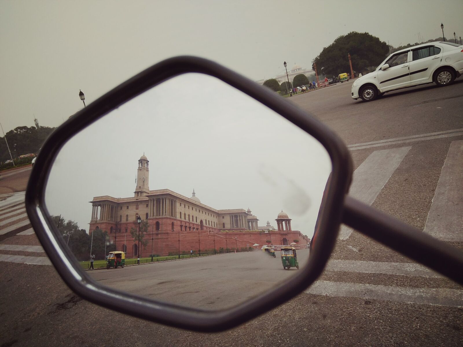 Xiaomi Redmi Note 4 sample photo. Bike, rider, bikes, building photography