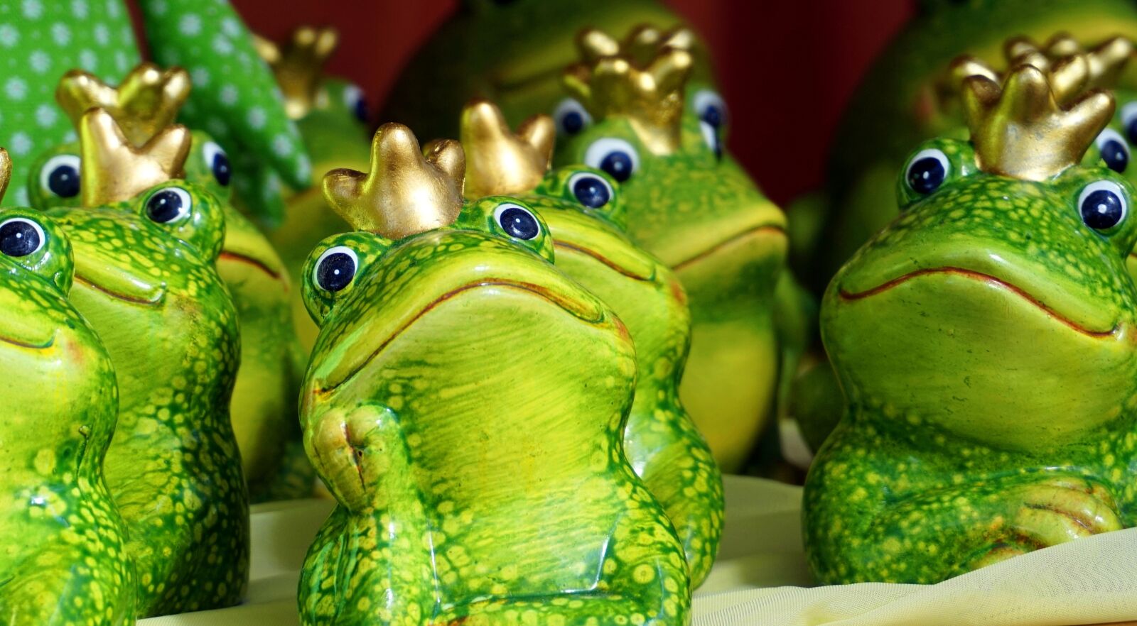 Sony Alpha a5000 (ILCE 5000) sample photo. Frog, frog prince, figure photography