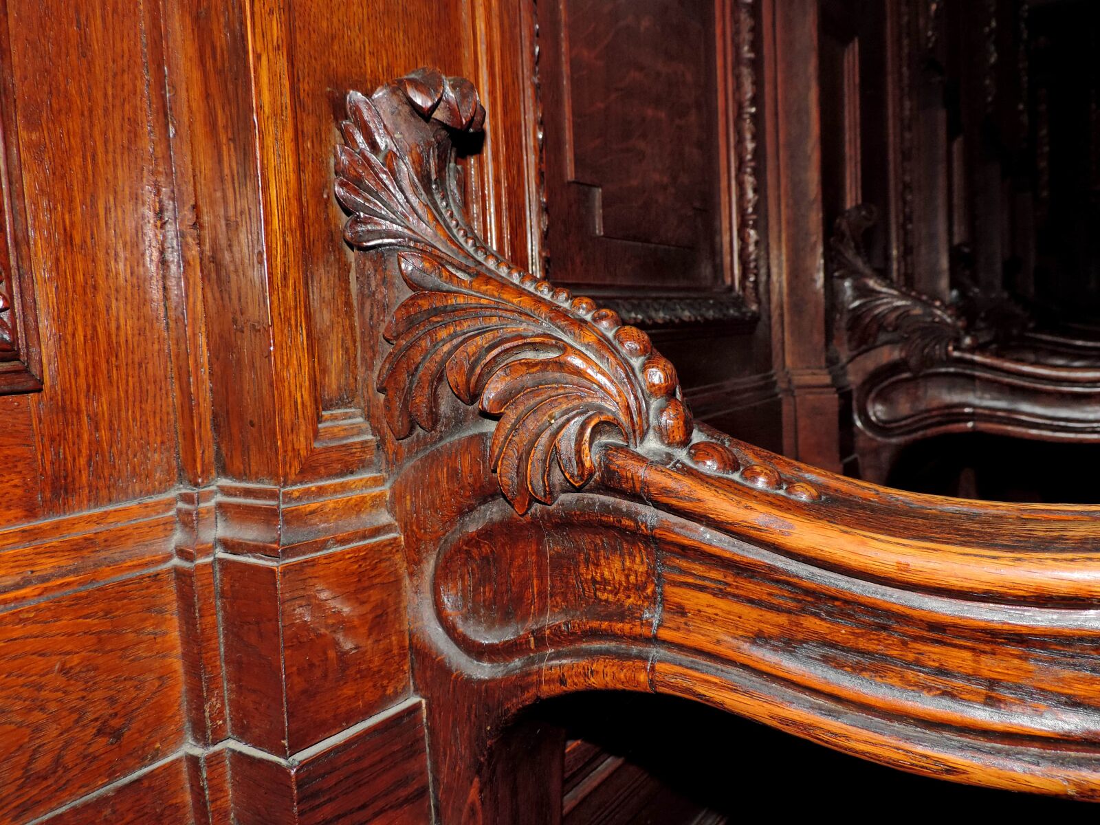 Nikon Coolpix P520 sample photo. Carpentry, chairs, furniture, oak photography