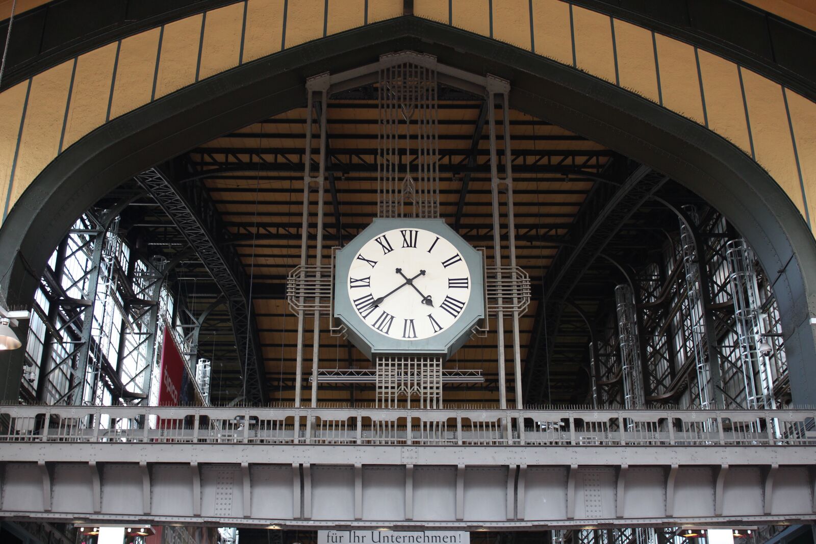 Canon EOS 600D (Rebel EOS T3i / EOS Kiss X5) sample photo. Time, clock, architecture photography