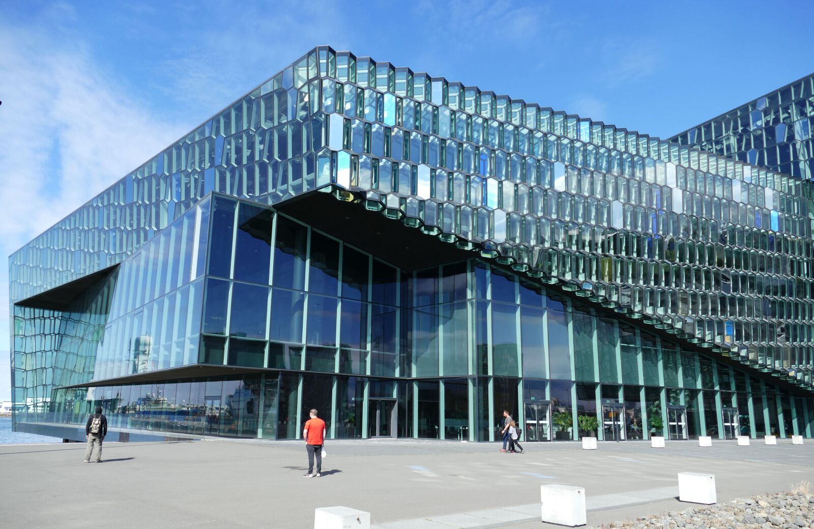 Panasonic Lumix DMC-FZ1000 sample photo. Reykjavik, harpa, hall photography