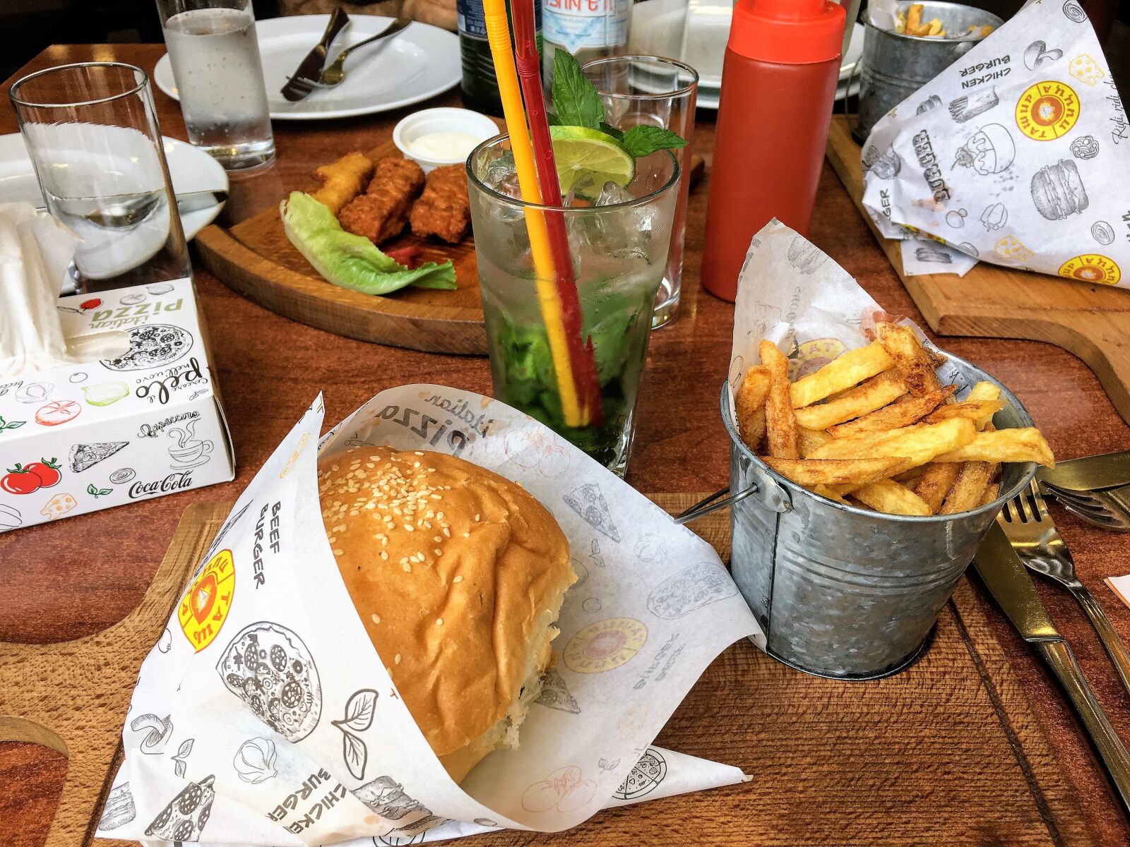 Apple iPhone 6s sample photo. Hamburger, voedsel, frietjes photography