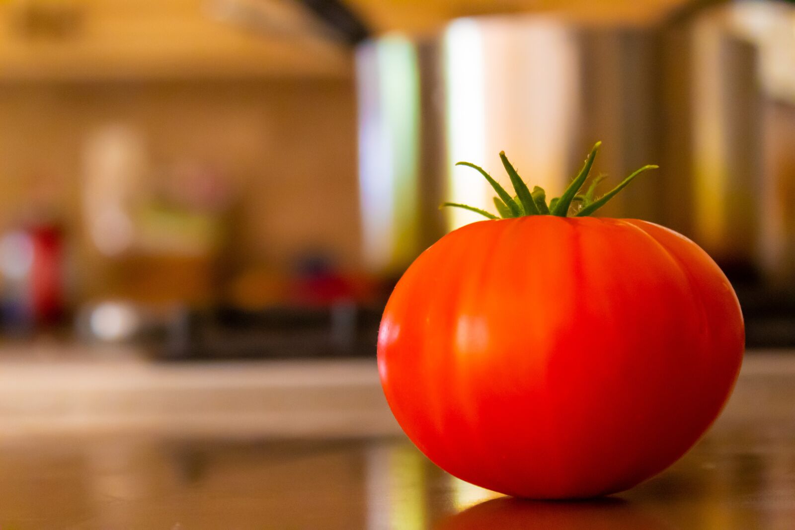 Canon EOS 1300D (EOS Rebel T6 / EOS Kiss X80) sample photo. Tomato, counter, fresh photography