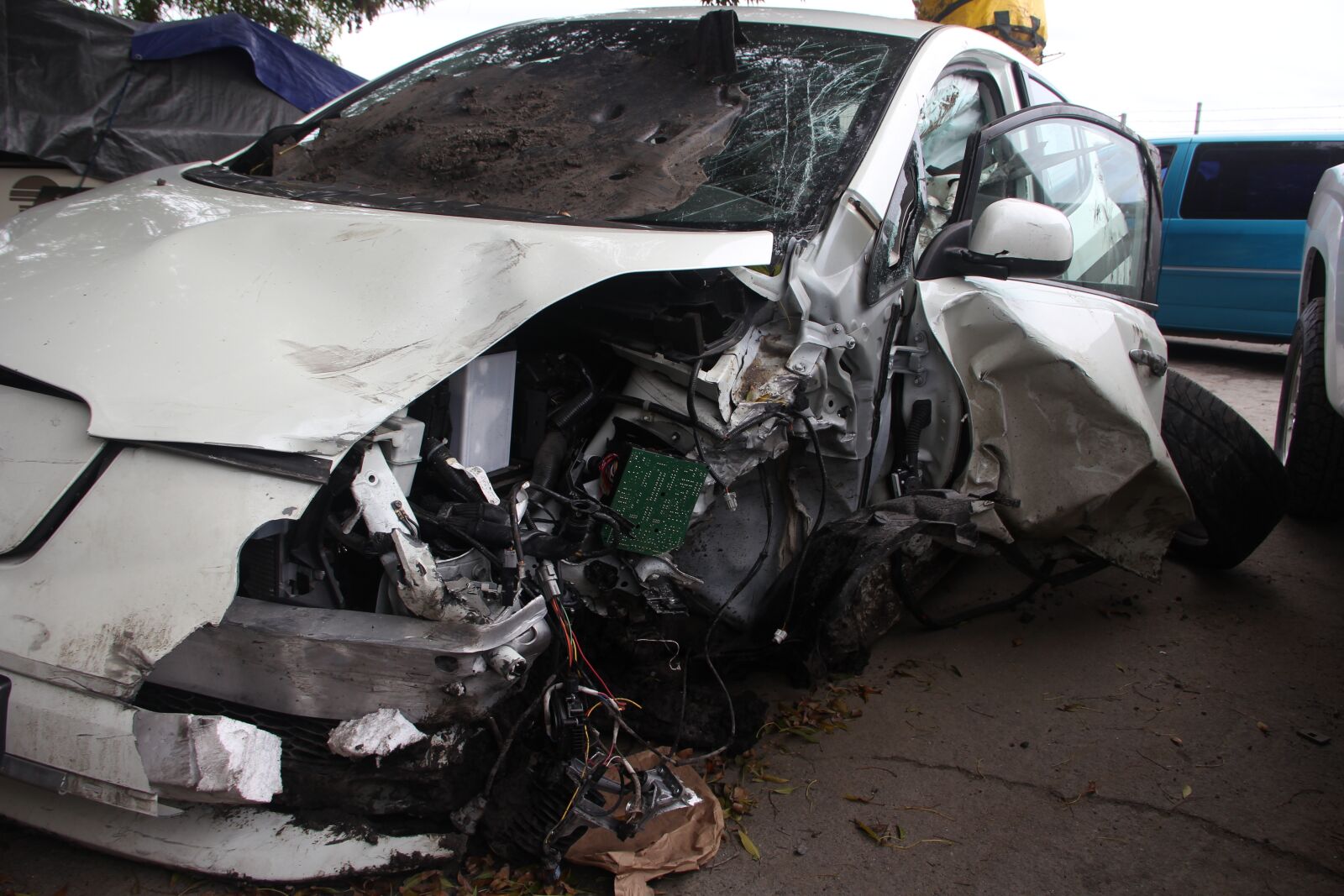 Canon EF-S 18-135mm F3.5-5.6 IS sample photo. Car accident, car, accident photography