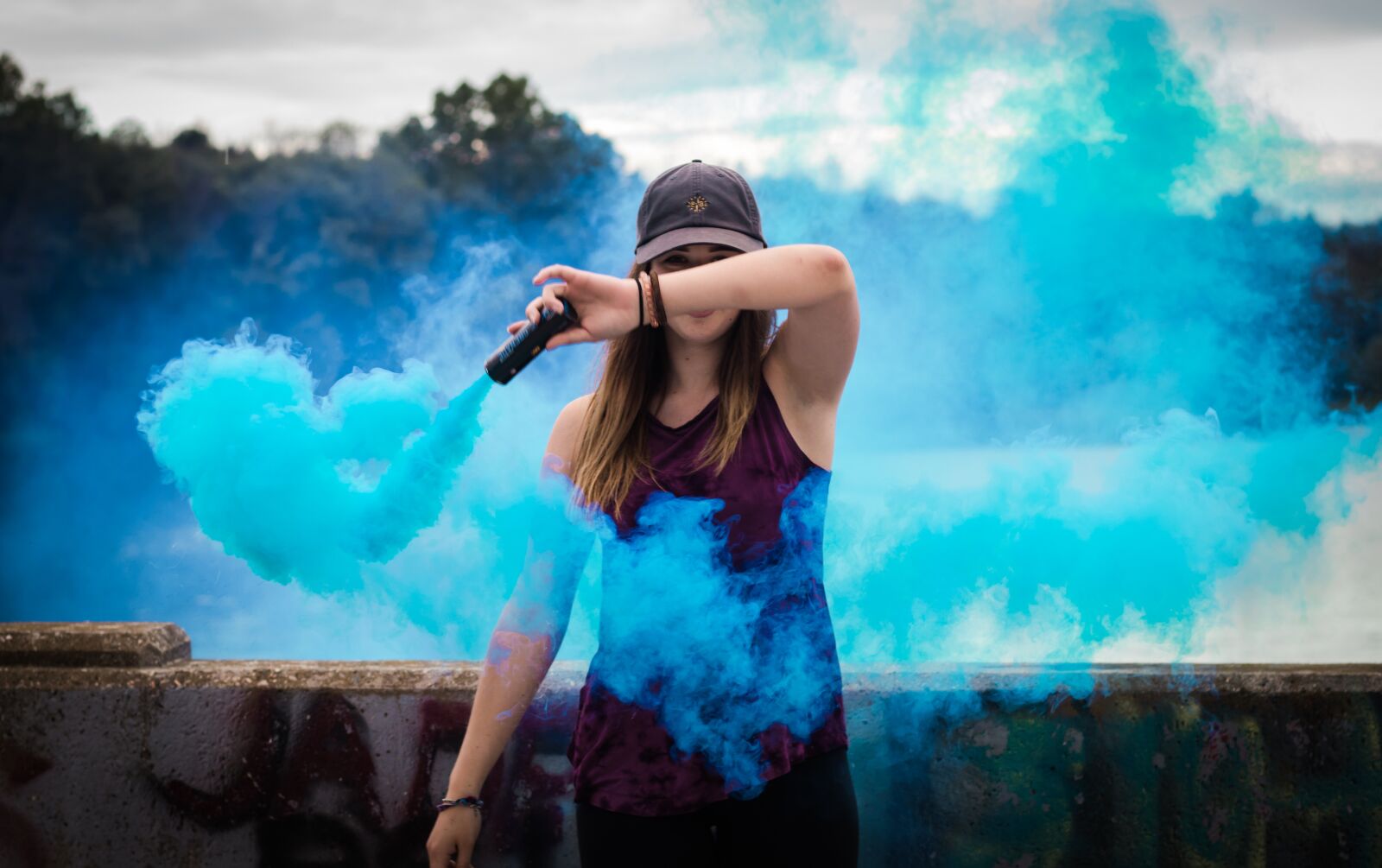 Canon EOS 80D sample photo. Outside, blue, smoke photography
