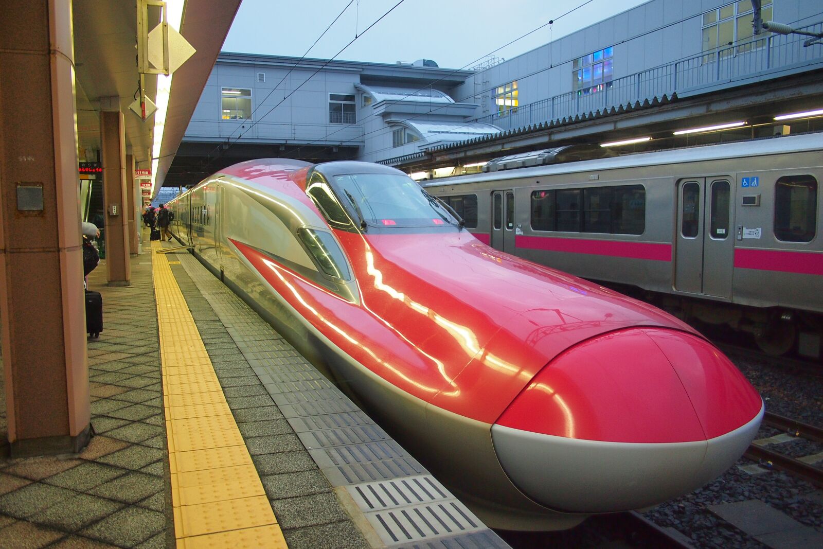 Olympus PEN E-PL3 sample photo. Japan, train, station photography