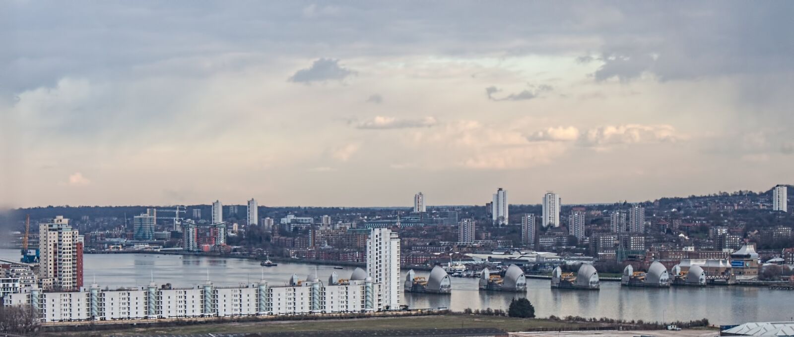 Canon EOS 500D (EOS Rebel T1i / EOS Kiss X3) sample photo. London, river, thames photography