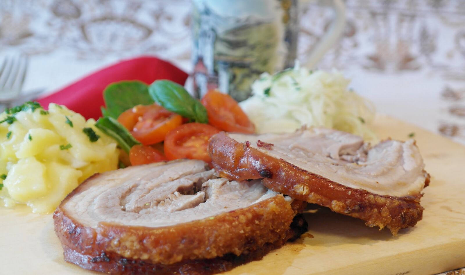 Samsung NX20 sample photo. Fry, roast, pig photography
