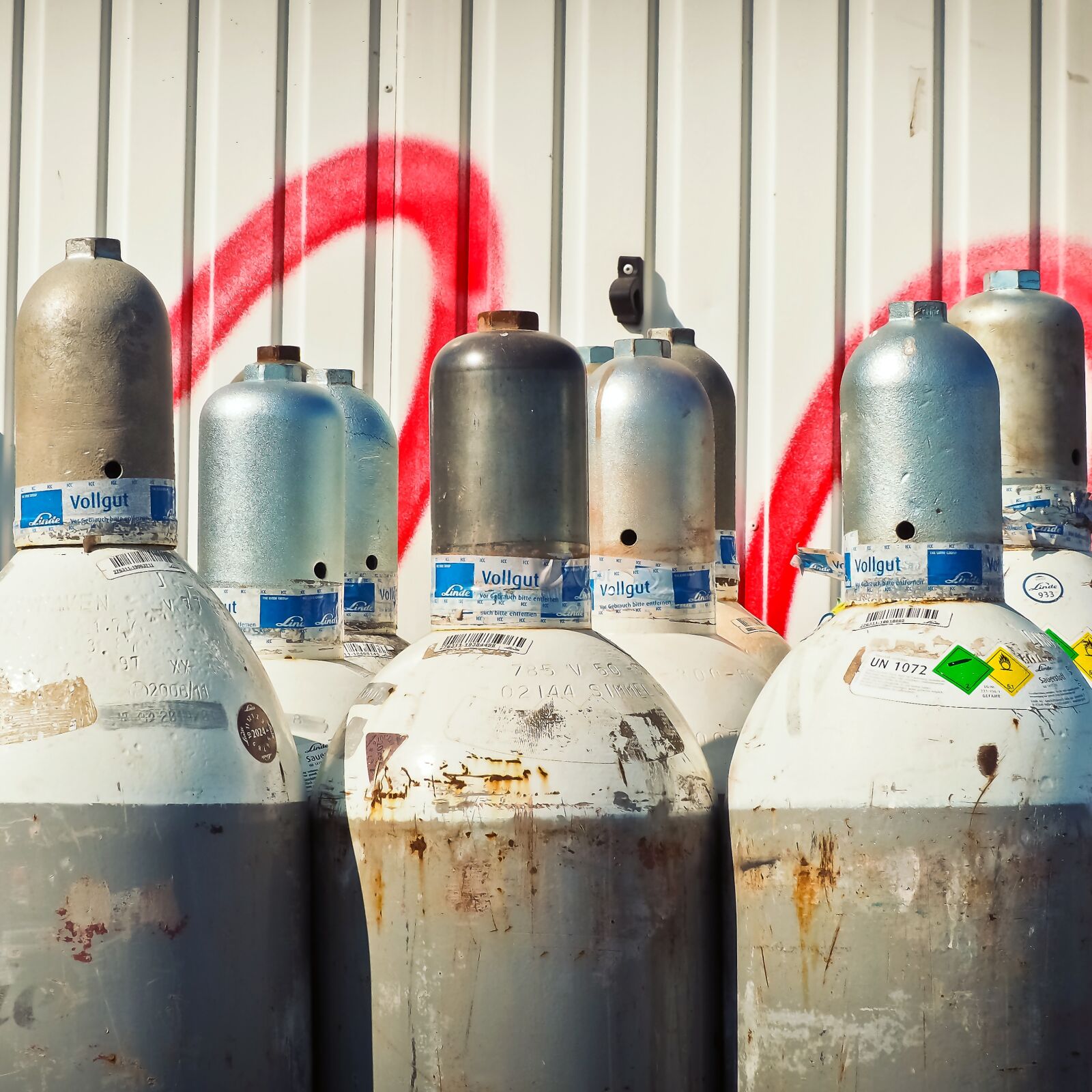 Olympus OM-D E-M10 sample photo. Gas, gas bottle, propane photography