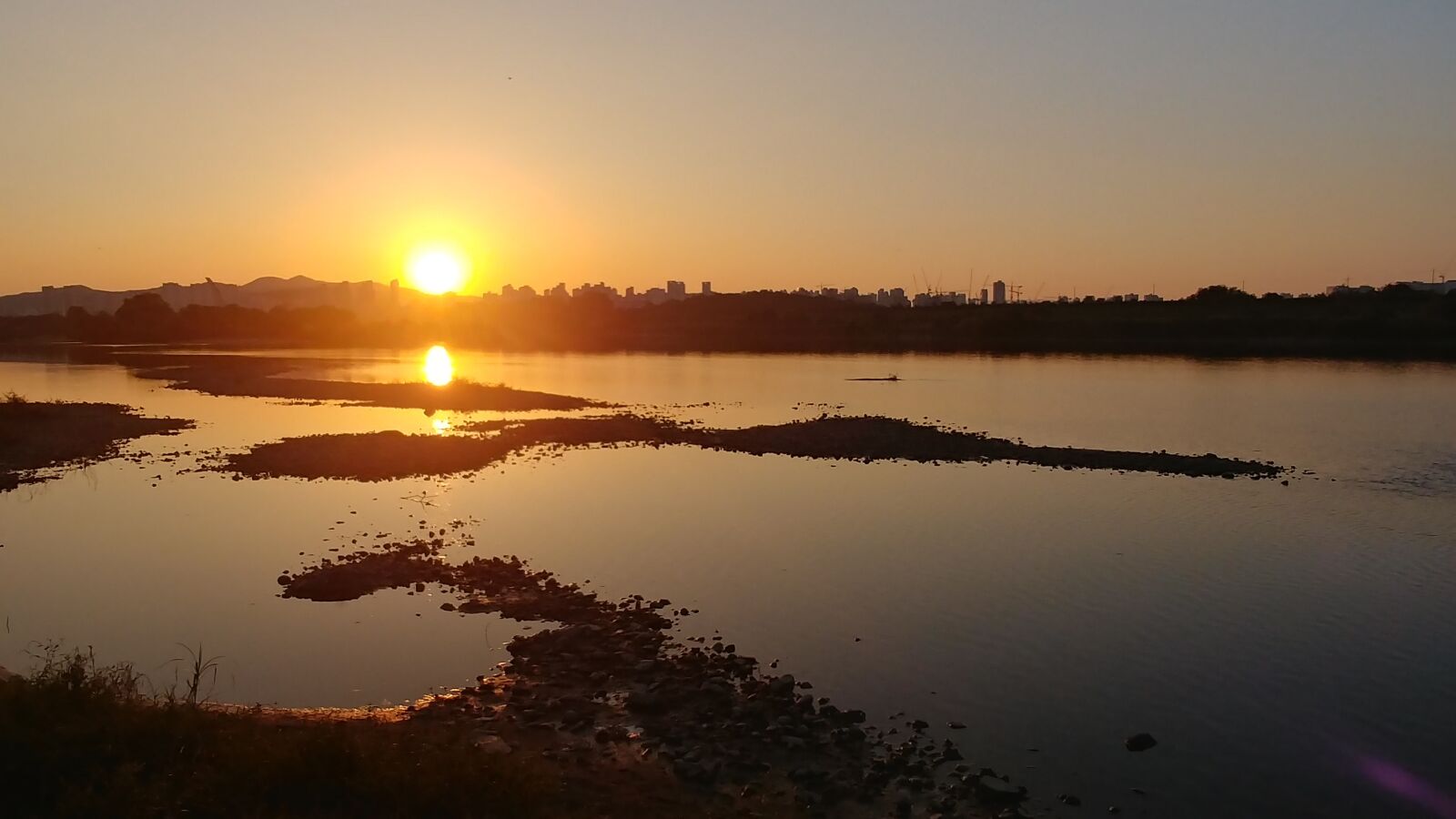 LG G6 sample photo. Sunset, sea, river photography
