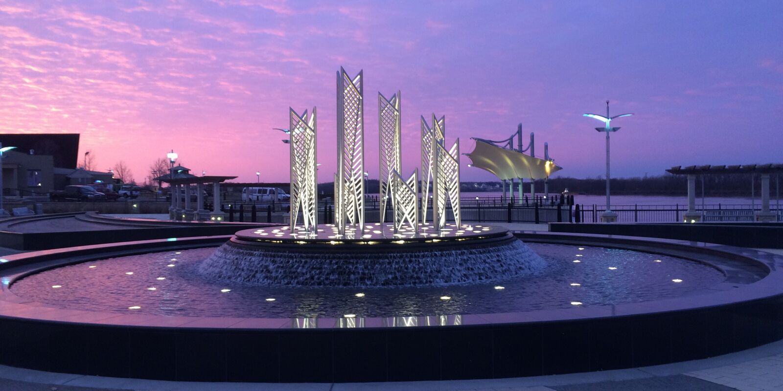 iPhone 5s back camera 4.15mm f/2.2 sample photo. Fountain, sunset, river photography