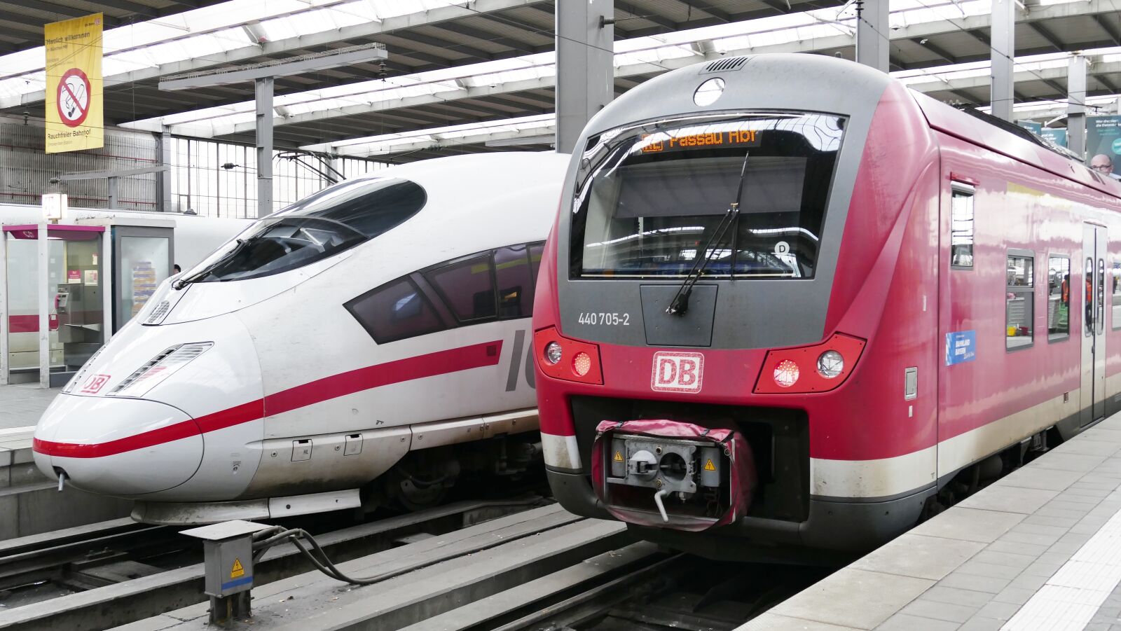 Panasonic Lumix DMC-FZ1000 sample photo. Train, railway, locomotive photography