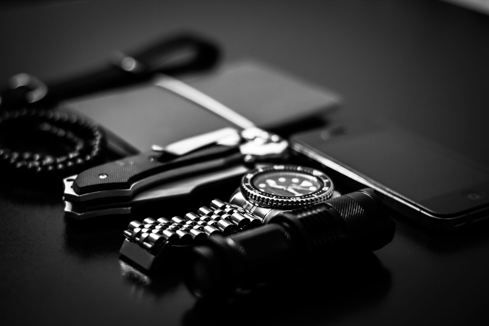 Canon EOS 60D + Canon EF 50mm F1.8 STM sample photo. Black, and, white, chrome photography