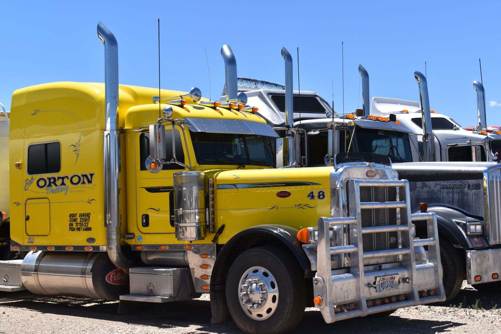 Nikon D5600 sample photo. Truck, transport, vehicle photography
