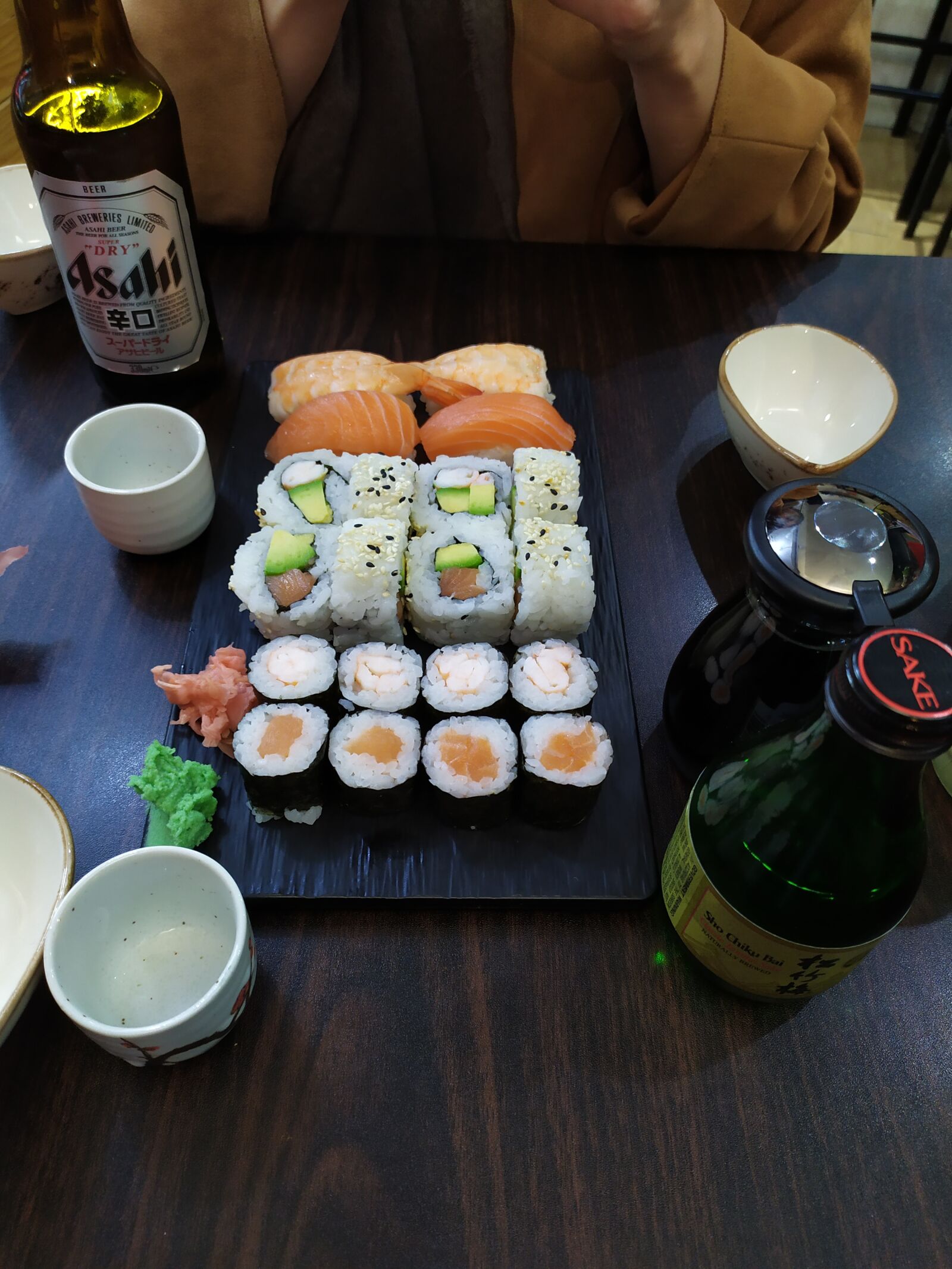 Xiaomi Redmi Note 7 sample photo. Sushi, meeting, people photography