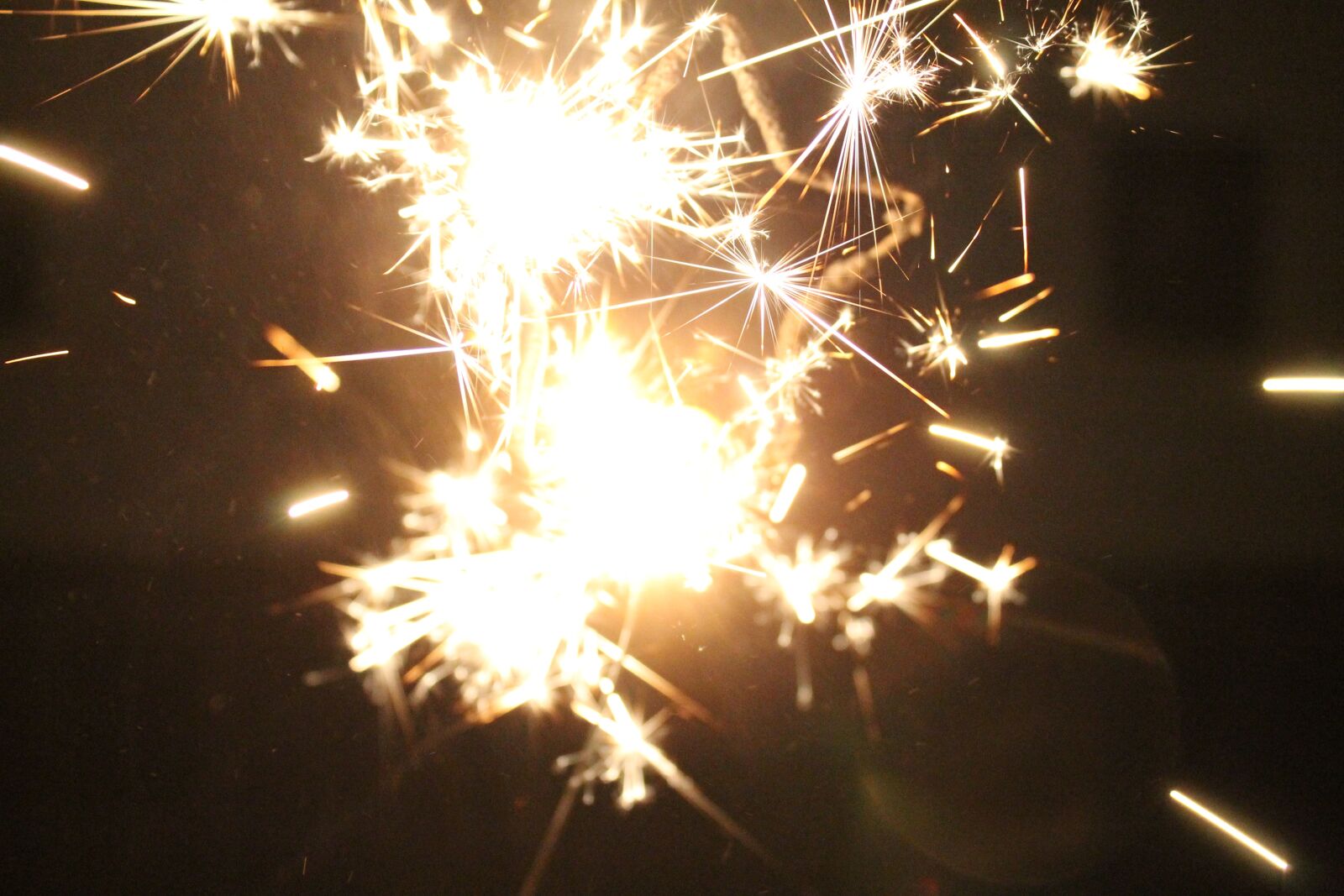 Canon EOS 1100D (EOS Rebel T3 / EOS Kiss X50) sample photo. Bright, sparkler, sparks photography