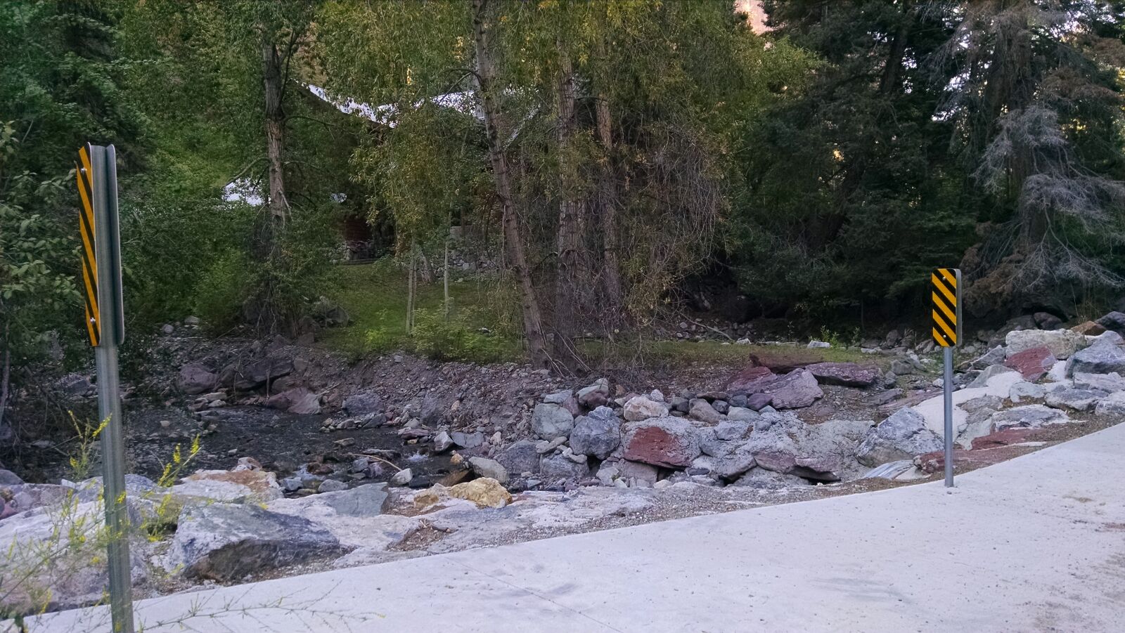 Motorola XT1080 sample photo. Creek photography