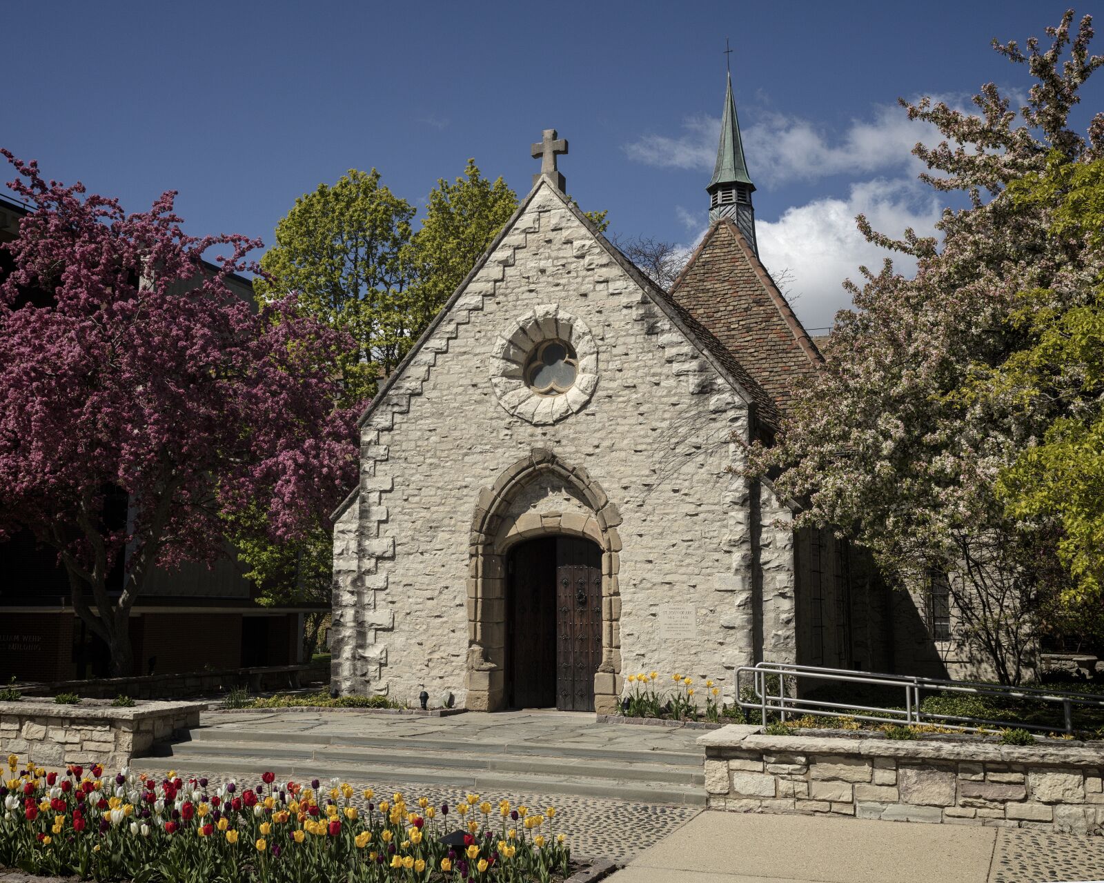 Canon EOS 5DS R sample photo. Architectural, marquette university, joan photography