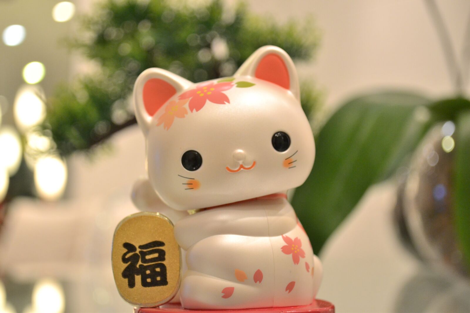 Nikon D3100 sample photo. Maneki neko, cat japanese photography