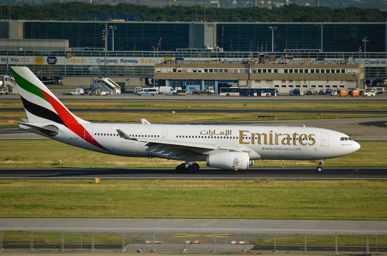 Nikon D7000 sample photo. Airport, frankfurt, fra photography