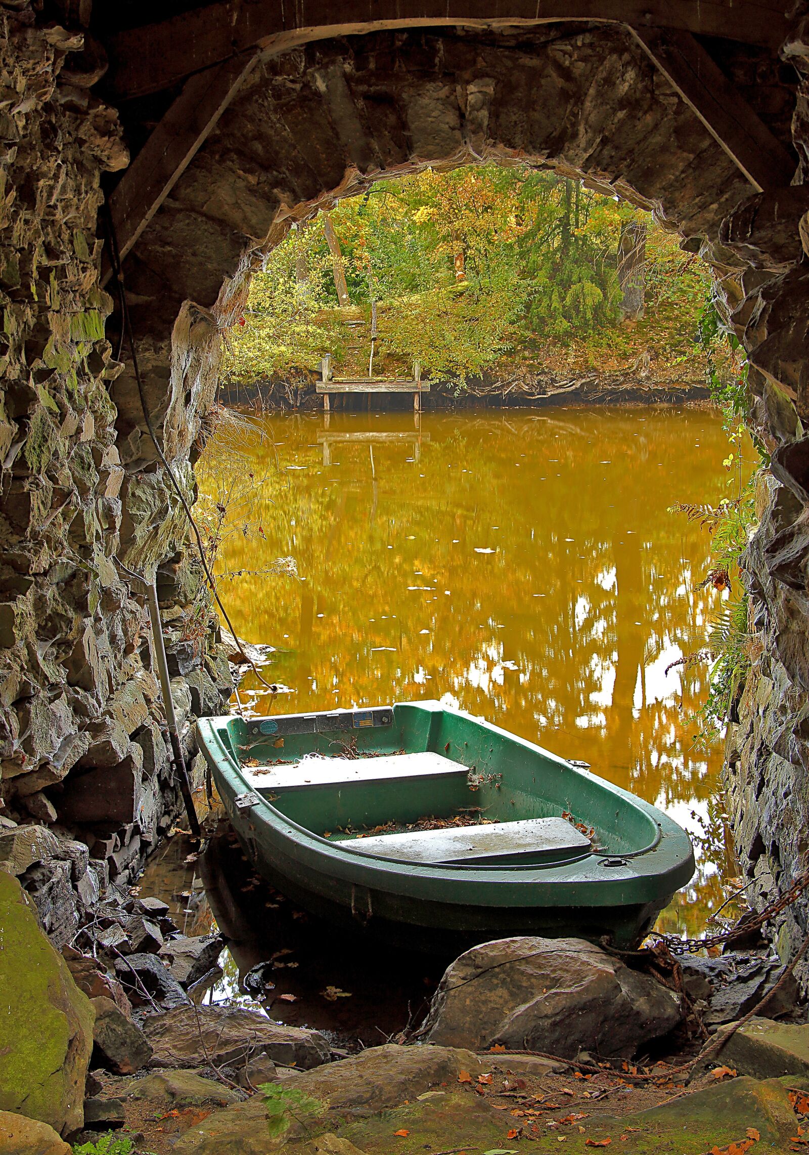 Canon EOS 700D (EOS Rebel T5i / EOS Kiss X7i) sample photo. Boat, kahn, old photography